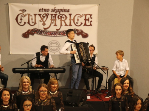 FOTO/VIDEO: Čuvarice održale 8. tradicionalni koncert u Prozoru