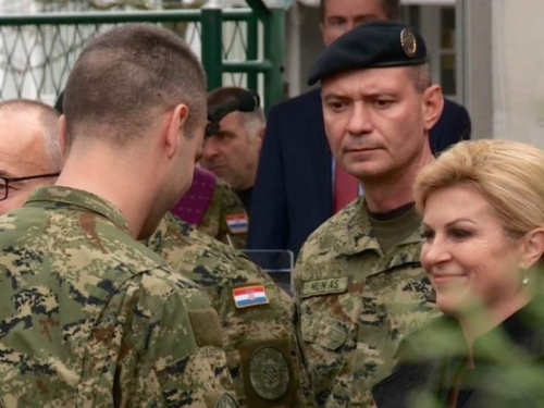 Hrvatski vojni piloti švercali švercera oružjem, Kolinda očekuje sankcioniranje