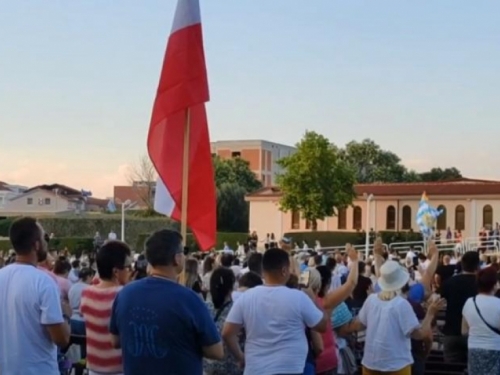 Tisuće mladih katolika stigle u Međugorje na Mladifest