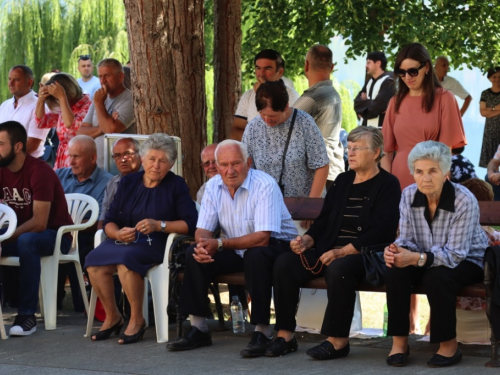 FOTO: Na Šćitu svečano proslavljena Velika Gospa i Mlada misa fra Mile Belje