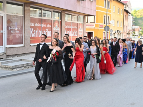 Uskoplje ispratilo 63 maturanta, među njima i 16 iz Prozora-Rame