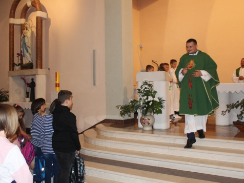 FOTO: Sv. Misa za početak nove školske i vjeronaučne godine u župi Prozor