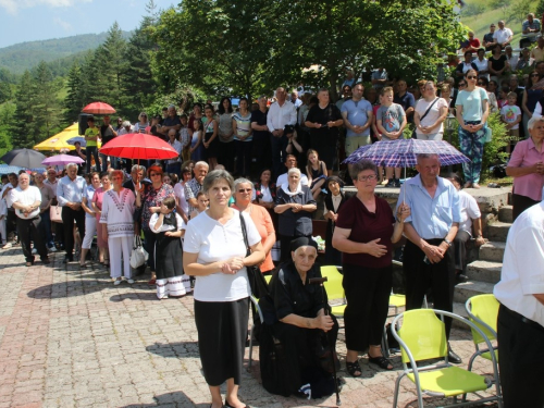 FOTO: Na Uzdolu svečano proslavljen sv. Ivo i 160. obljetnica župe