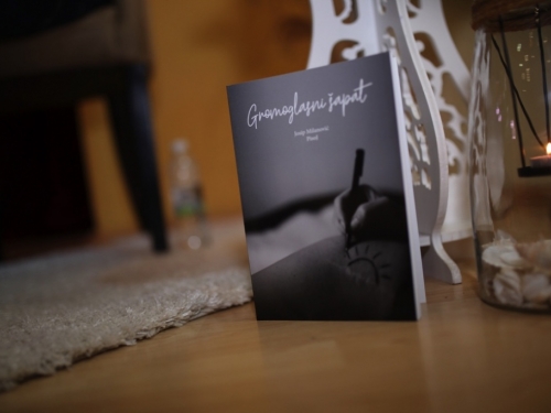 FOTO: U Prozoru promovirana knjiga ''Gromoglasni šapat'' Josipa Milanovića