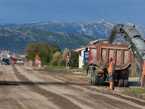 Sredstva namijenjena za održavanje cesta troše se u druge svrhe