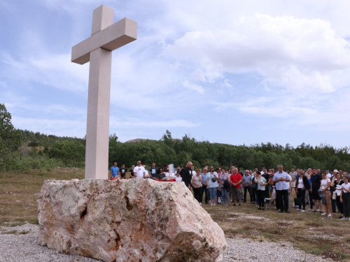 Obilježena 77. obljetnica pokolja u Paklinama