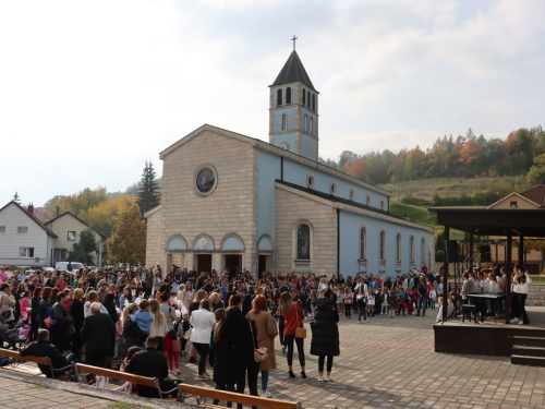 FOTO: Dani kruha u OŠ Marka Marulića Prozor