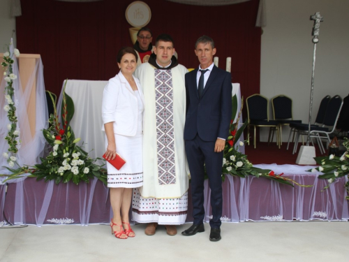 FOTO: Mlada misa fra Antonia Baketarića u Rumbocima