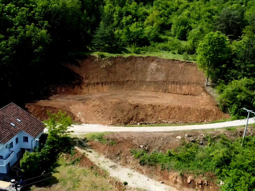 OGLAS: Prodaje se zemljište uz Ramsko jezero