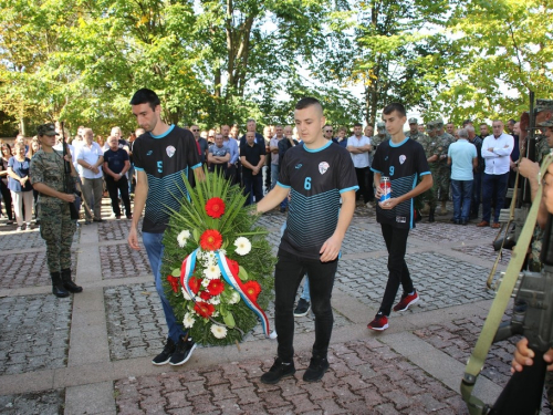 FOTO: Obilježena 28. obljetnica stradanja Hrvata na Uzdolu