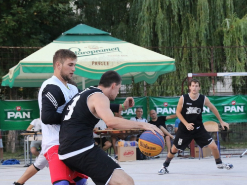 FOTO: ''General Vasilije Mitu'' iz Zagreba pobjednik 15. Streetball Rama