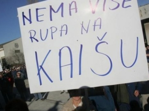 Kolumna: Zatalasalo se