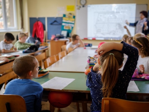 Izvjesno je masovno zatvaranje škola u BiH