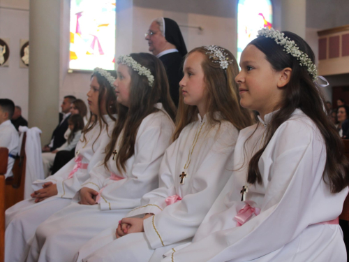 FOTO: Prva sveta pričest u župi Prozor