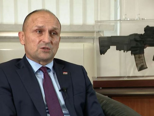 Anušić: Na Thompsonovu koncertu uzvratio sam pozdrav ‘spremni’