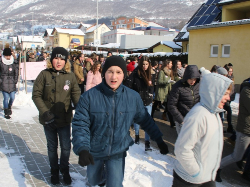 FOTO: ''Šetnja s porukom'' kroz Prozor