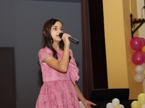 FOTO: Ines Markešić i Magdalena Zadro pobjednice dječjeg festivala ''Mala Rama 2024.''
