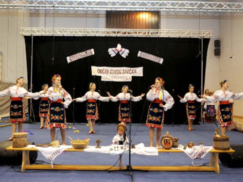 FOTO: Ramci na ''Običajima starog zavičaja'' okupili folkloraše iz tri države