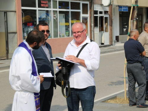 FOTO: Polaganjem vijenaca i svečanom sjednicom započelo obilježavanje Dana općine