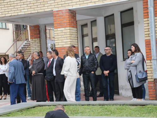 FOTO: Polaganjem vijenaca i svečanom sjednicom započelo obilježavanje Dana općine