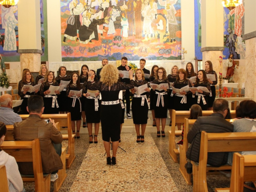 FOTO: Čuvarice održale ''Uskrsni koncert'' na Šćitu