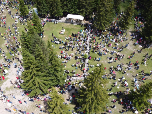 FOTO/VIDEO: Tisuće vjernika na Kedžari proslavilo Divin dan