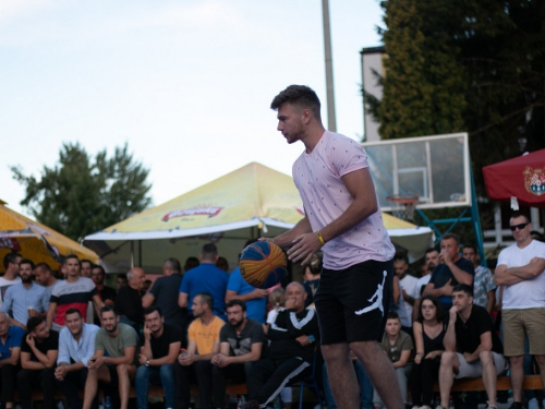 FOTO: Ekipa ''La Pont'' pobjednik 18. Streetball Rama 2020.