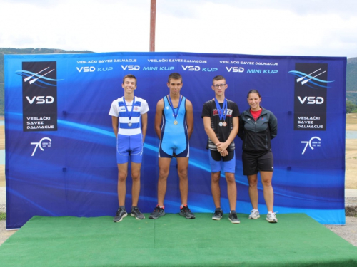 FOTO: Na Ramskom jezeru održana 10. veslačka regata