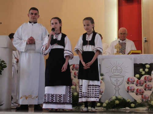 FOTO: Prva sveta pričest u župi Prozor