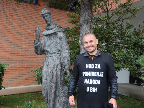 FOTO: Josip Jelinić na završnici hodočašća stigao u Rumboke