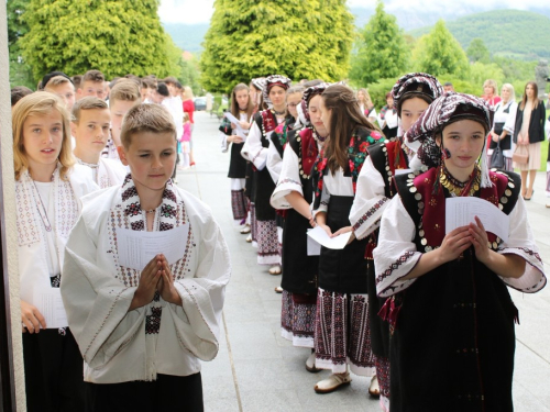 FOTO: Krizma u župi Rama Šćit