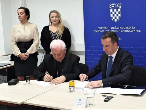 Uručeni ugovori o dodjeli novca za projekte Hrvata u Bosni i Hercegovini