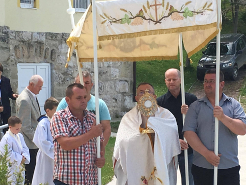 FOTO: Tijelovo na Uzdolu - 160 godina neprekinute tradicije