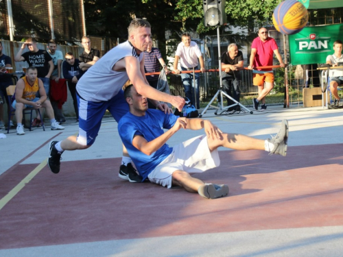 FOTO: Počeo turnir u uličnoj košarci ''Streetball Rama 2017.''