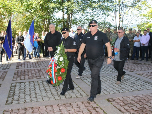 FOTO: Na Uzdolu obilježena 24. obljetnica stravičnog pokolja nad Hrvatima