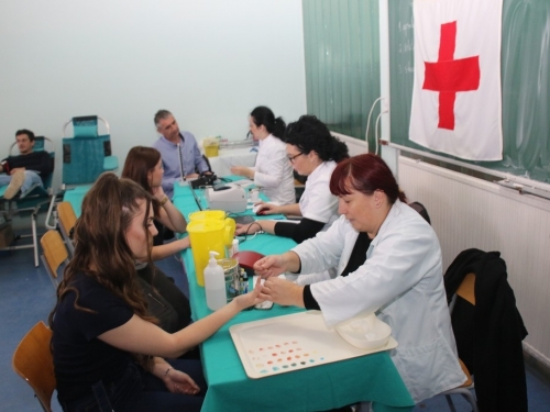 FOTO: Uspješna akcija darivanja krvi u Prozoru, prikupljene 53 doze