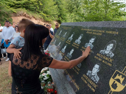 FOTO: Na Pomenu obilježena 28. obljetnica stradanja hrvatskih branitelja