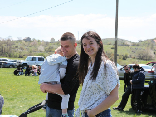 FOTO: Druženje Rumbočana i sv. misa na Zahumu