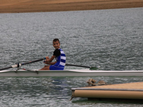 FOTO: Na Ramskom jezeru održana 10. veslačka regata