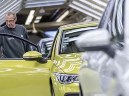 Volkswagen razmatra otpuštanje 30.000 radnika