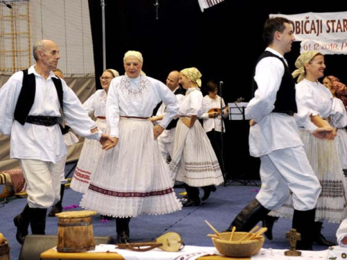 FOTO: Ramci na ''Običajima starog zavičaja'' okupili folkloraše iz tri države