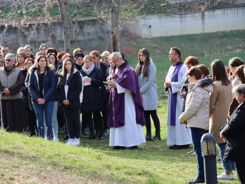 FOTO: Put križa kroz fratarski gaj na Šćitu