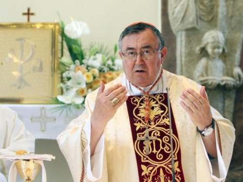 Kardinal Puljić: Vrata naših crkava ostaju otvorena