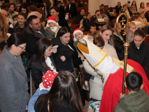 FOTO: Sv. Nikola posjetio župu Prozor