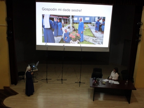 FOTO: S. Marta Nikolić u Prozoru predstavila svoj misionarski rad