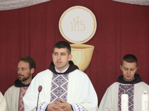 FOTO: Mlada misa fra Antonia Baketarića u Rumbocima