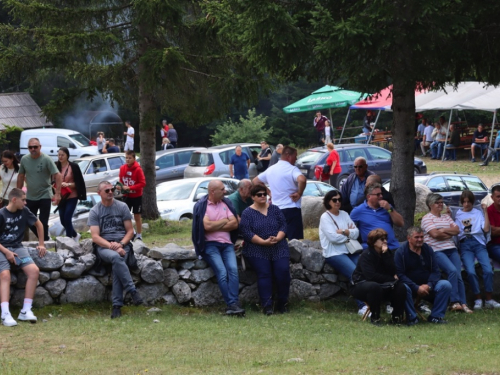 FOTO/VIDEO: Na Vranu služena sv. misa za poginule duvandžije