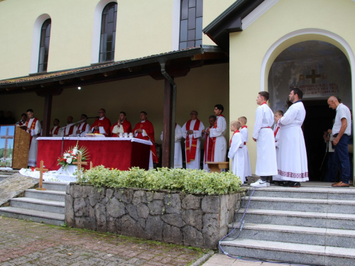 FOTO: Obilježena 32. obljetnica stradanja Hrvata na Uzdolu