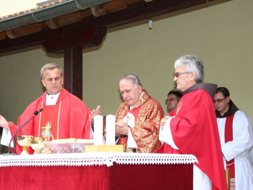 FOTO: Obilježena 26. obljetnica stradanja Hrvata na Uzdolu