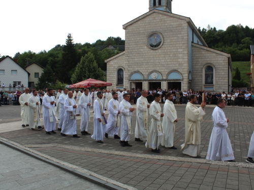 FOTO: Mlada misa vlč. Marina Petrovića u župi Prozor